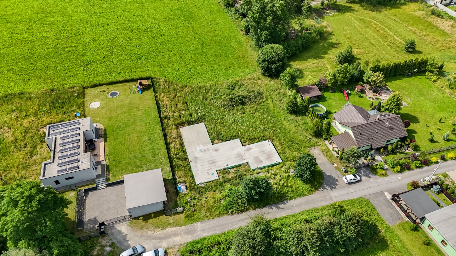 Prodej stavebního pozemku se základovou deskou a povolením, 2270 m2, Stonava