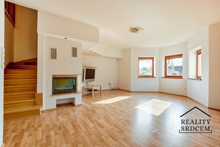 Michal-Lesnak-realitni-makler-Ostrava-realitni-kancelar-Karvina-reality-Frydek-Mistek-rekonstrukce-H