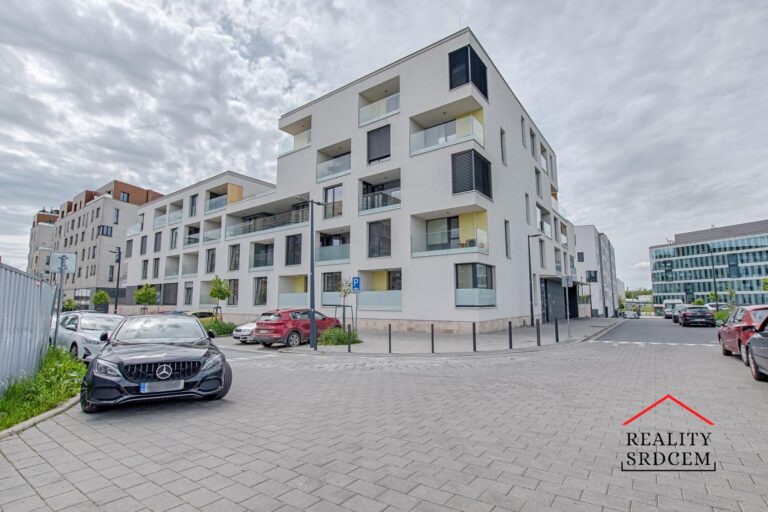 Michal-Lesnak-realitni-makler-Ostrava-Realitni-kancelar-karvina-Reality-Frydek-Mistek-Rekonstru