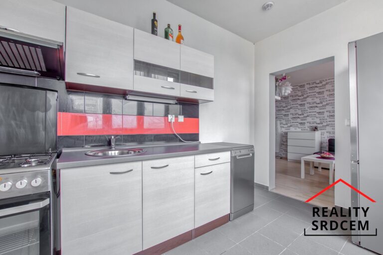 Michal_Lesnak_realitni_makler_reality_Ostrava_REALITNI_KANCELAR_kARVINA_Delame_Reality_srdcem-10.j