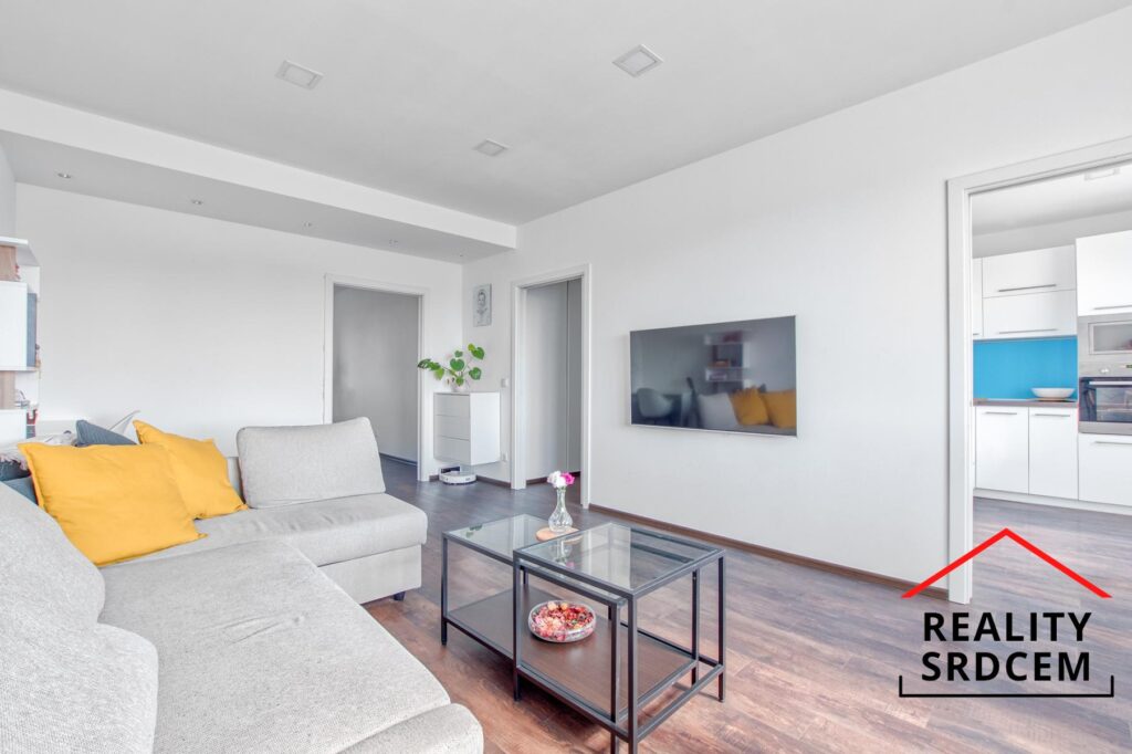 Michal-Lesnak-realitni-makler-Ostrava-Realitni-kancelar-karvina-Reality-Frydek-Mistek-Rekonstru