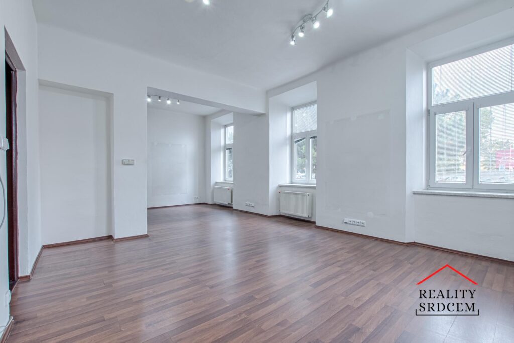 Pronájem kanceláře 86m2 ul. Těšínská, Opava – Předměstí