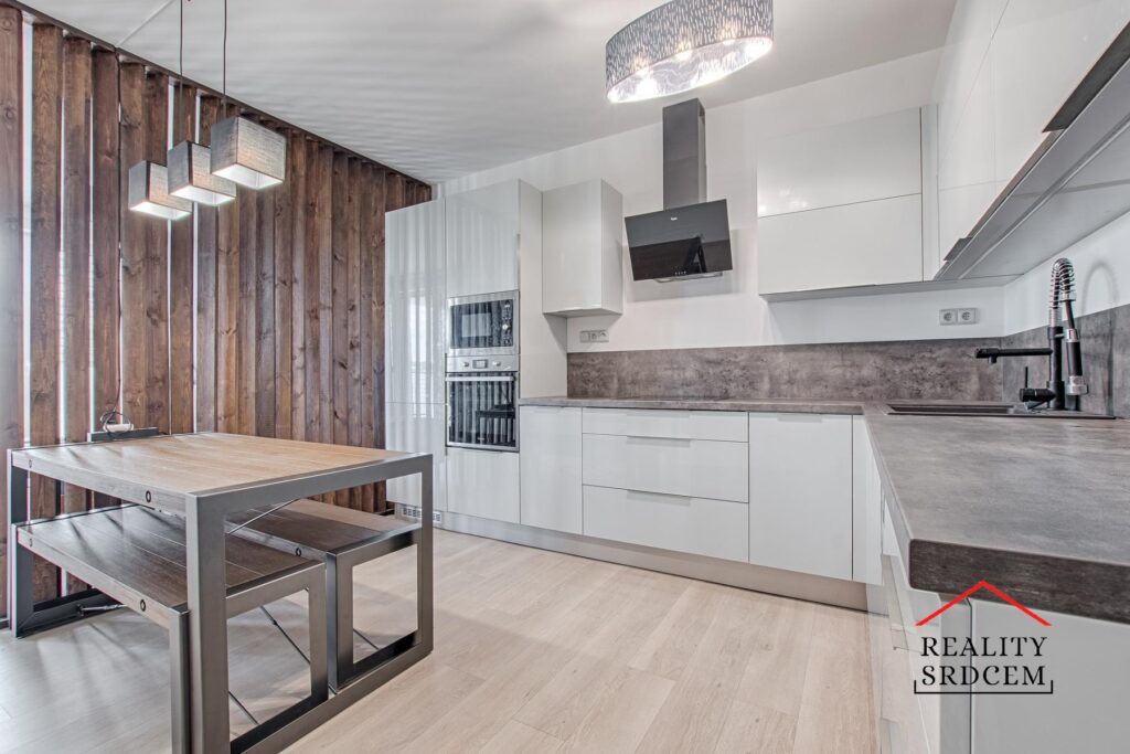 Pronájem moderního bytu 2+kk 81m2, Ostrava Nová Karolína