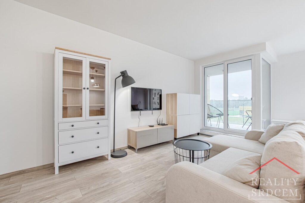 Pronájem moderního bytu 1+kk s lodžií 44 m2, Ostrava Nová Karolína