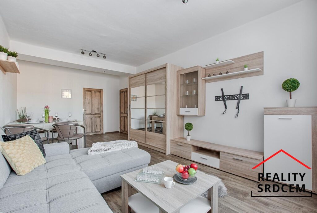 Pronájem zařízeného bytu po rekonstrukci 2+1, 55m2, ul. Stavební, Ostrava – Poruba