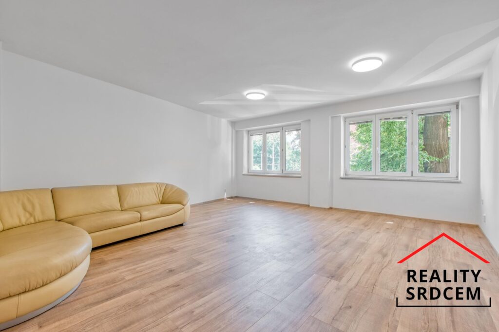 Pronájem velkometrážního bytu 2+1, 88m2, ul. Bachmačská, poblíž centra Ostravy