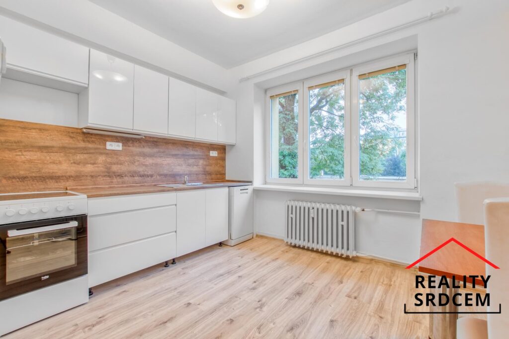 Pronájem rekonstruovaného a částečně zařízeného bytu 1+1, ul. Ženíškova, Moravská Ostrava