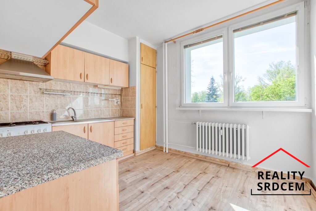 Pronájem bytu 3+1 s lodžií, 77 m2, nám. Antonie Bejdové