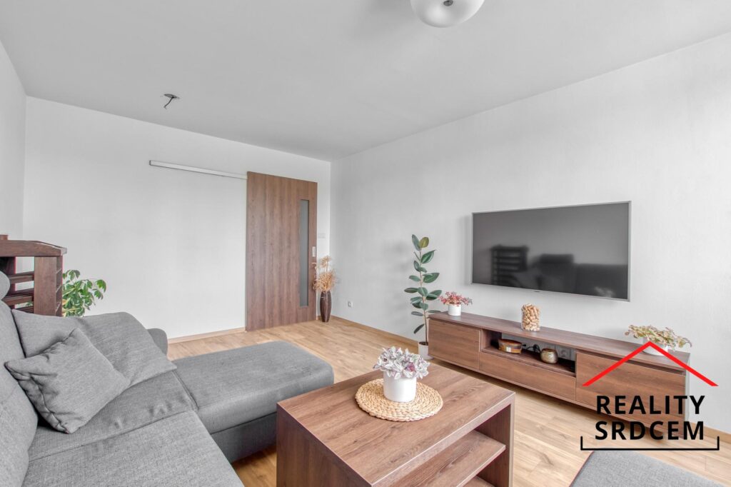 Pronájem bytu 3+1 s lodžií, 76 m2, a možností garáže v domě, ul. Gen. Píky, Moravská Ostrava