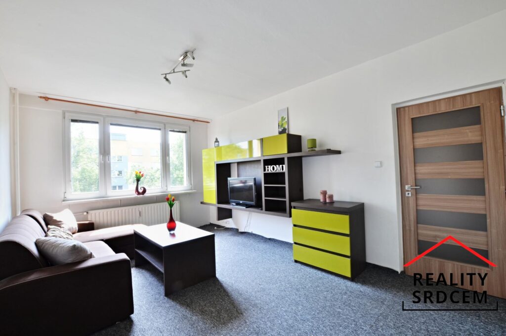 Prodej rekonstruovaného bytu 1+1, 37 m2, ul. Osvobození, Orlová – Lutyně