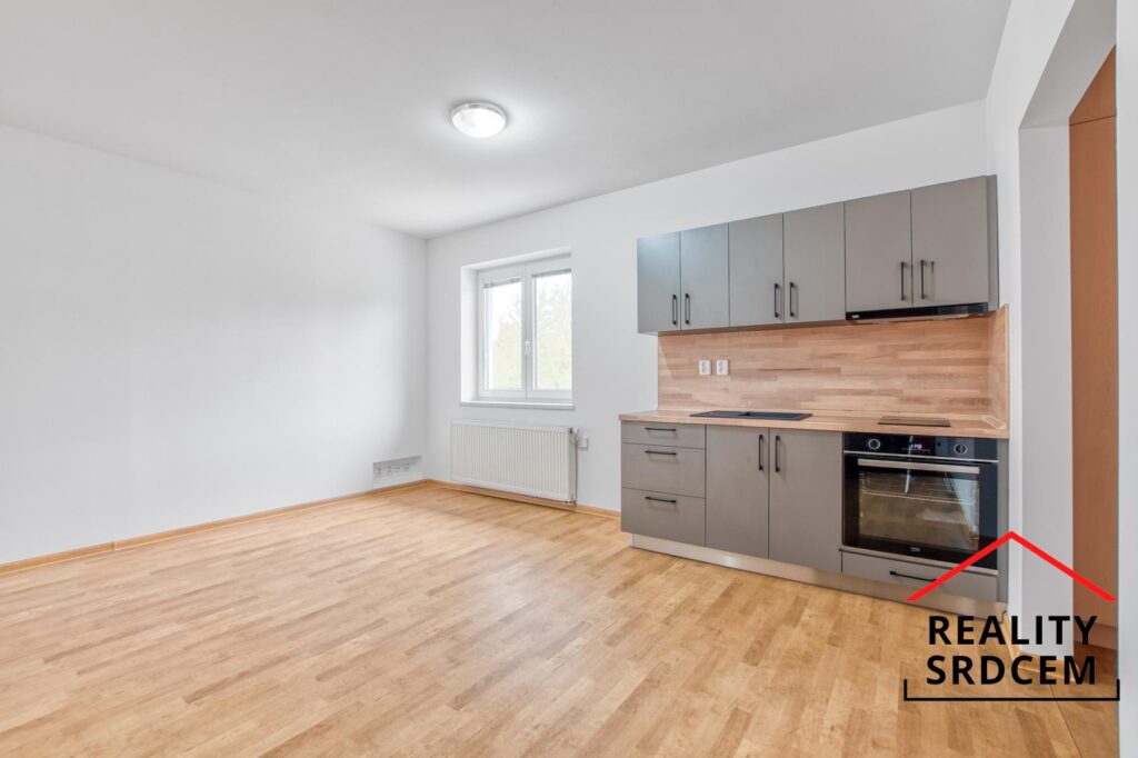 Pronájem rekonstruovaného bytu 2+kk, 44 m2, Mošnov