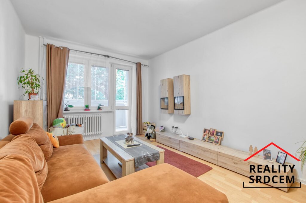 Pronájem bytu 2+1 s lodžií, 55 m2, ul. Rabasova, Ostrava – Poruba