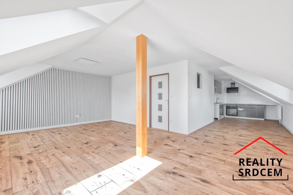 Pronájem prostormého bytu 1+kk, 65 m2 s parkováním a zahradou, Skotnice u Mošnova