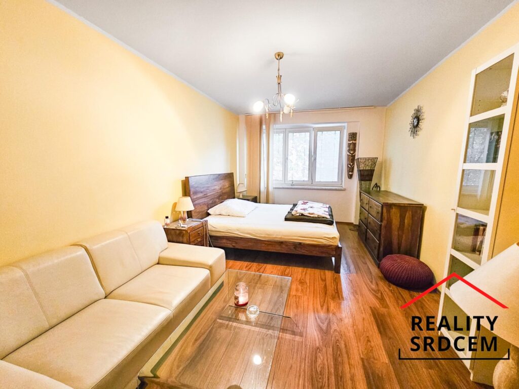 Pronájem zařízeného bytu 1+1, 50 m2, ul Bachmačská, Ostrava