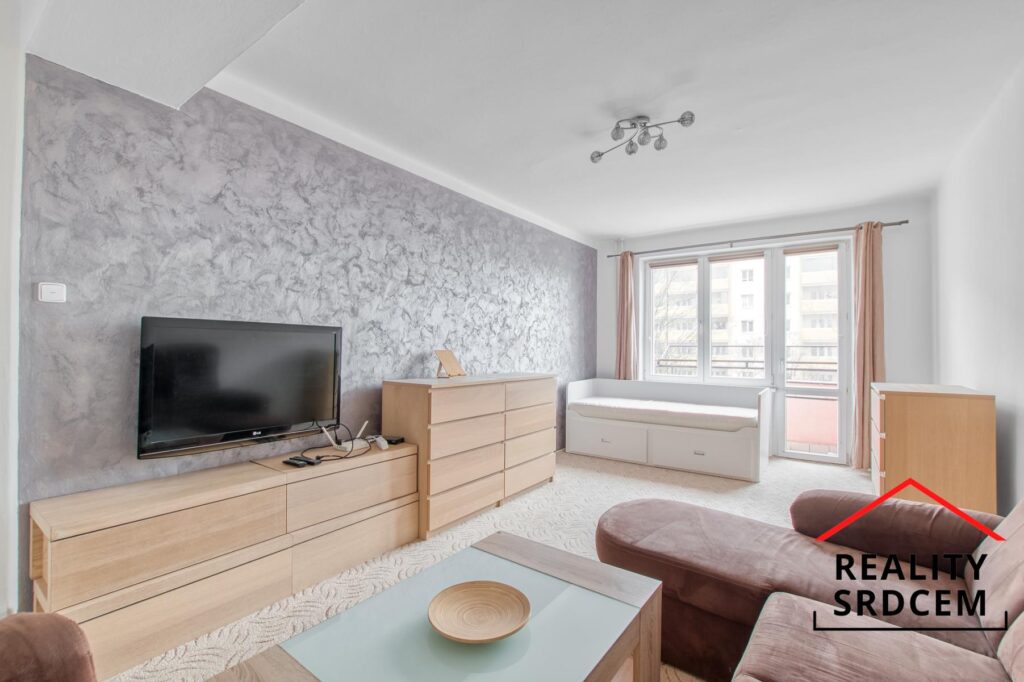 Pronájem zařízeného bytu 2+1 s lodžií, 55 m2, ul. Kyjevská, Ostrava – Poruba