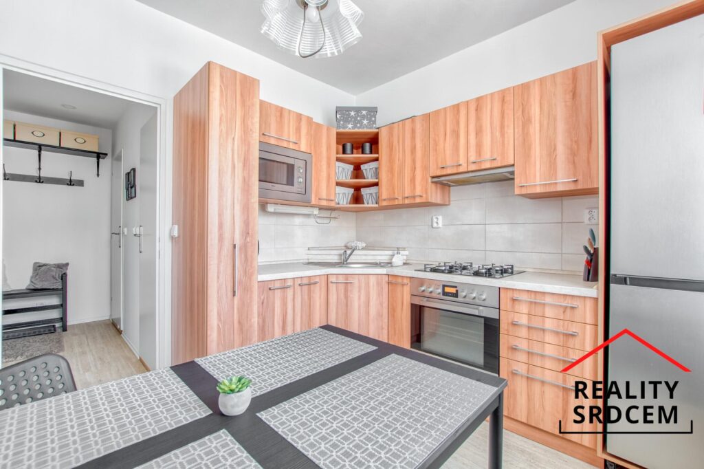 Pronájem moderního zařízeného bytu 1+1 s komorou, 39m2, ul. Fojtská, Ostrava – Muglinov