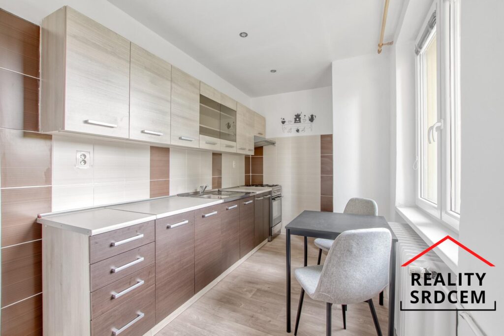 Pronájem bytu 1+1 s lodžií, ul. Ciolkovského, Karviná – Ráj