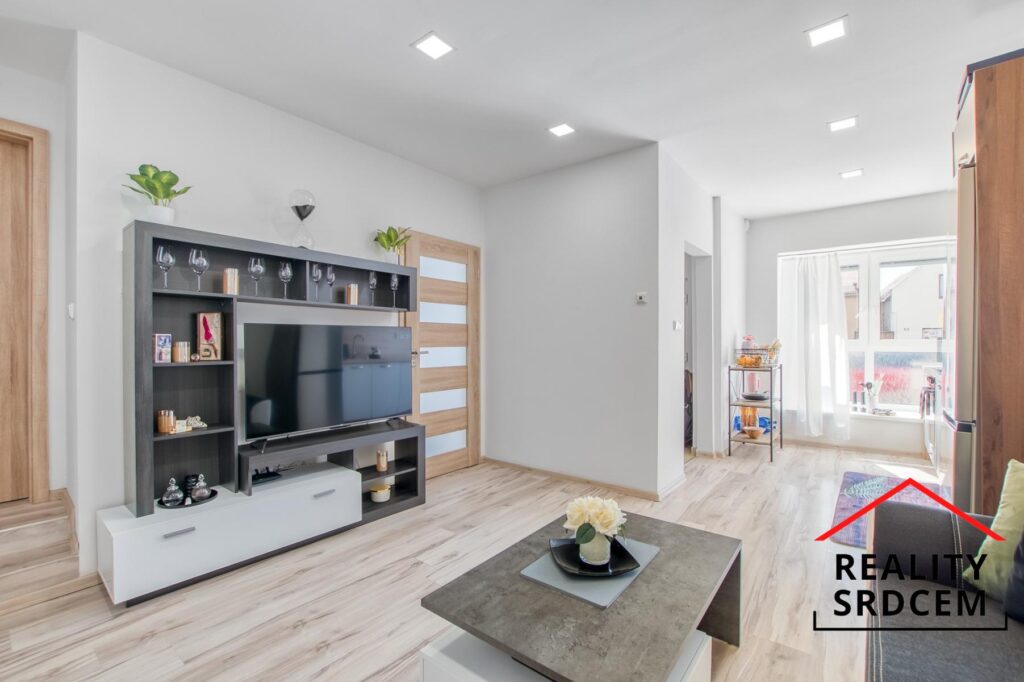 Pronájem bytu 2+kk, 46 m2, Náměstí, Paskov