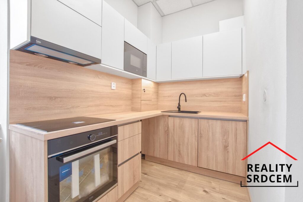 Pronájem pěkného bytu 2+kk, 63 m2, ul. Pobialova, Ostrava