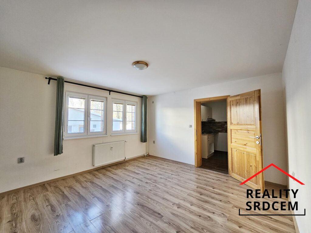 Pronájem bytu 1+kk, 25m2 Čeladná s možností využití terasy a zahrady