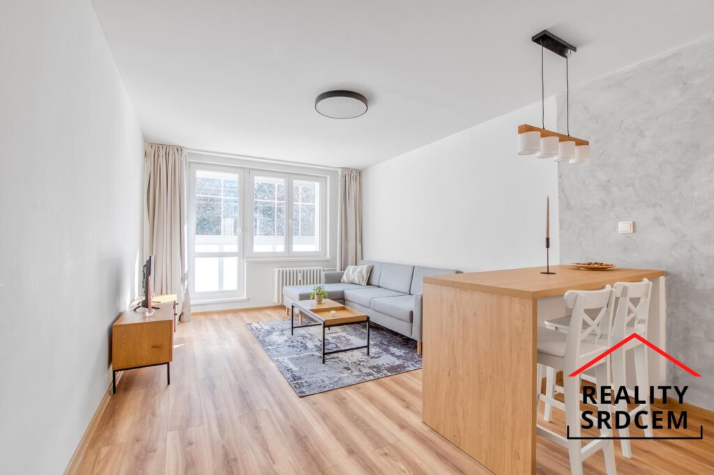 Pronájem moderního bytu 1+kk s lodžií, 27 m2, ul. Výškovická, Ostrava