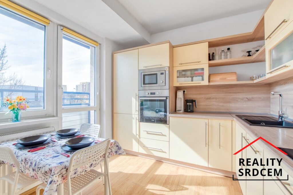 Prodej bytu os.vl. 3+1 + 2 balkóny, ul. Ahepjukova, Moravská Ostrava