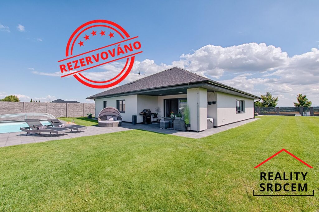 Prodej moderního rodinného domu 5+kk s bazénem a garáží, Markvartovice