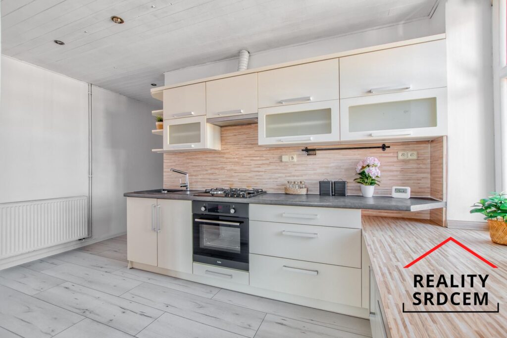 Prodej bytu 1+1, 40 m2, os. vl., náměstí ČSA, Český Těšín
