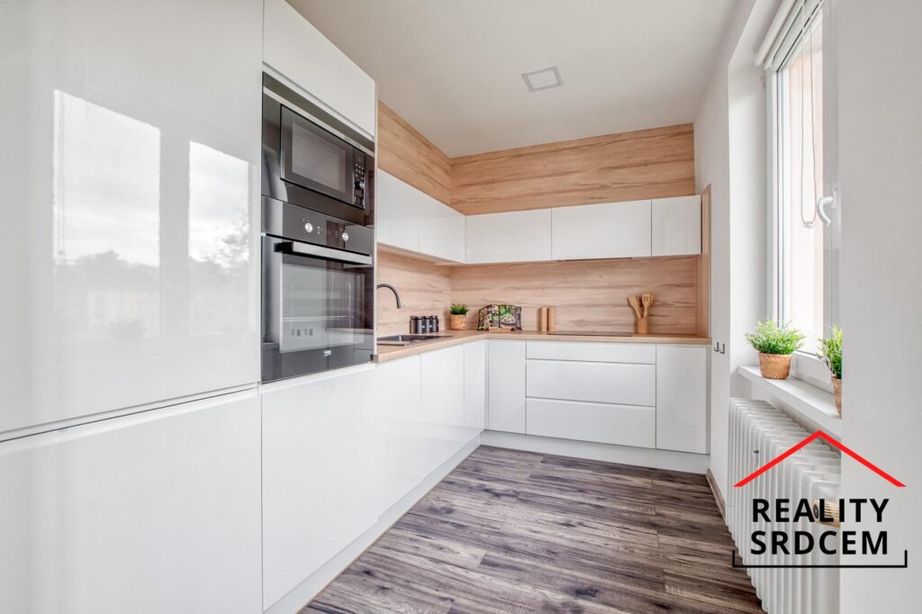 Prodej bytu 3+1 + balkón, 72 m2, ov. vl. ul. Bajkalská, Ostrava – Poruba